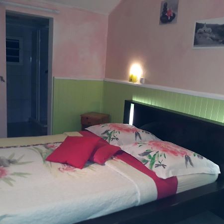 Petite Fleur De Lentilles Bed and Breakfast Cilaos Exterior foto