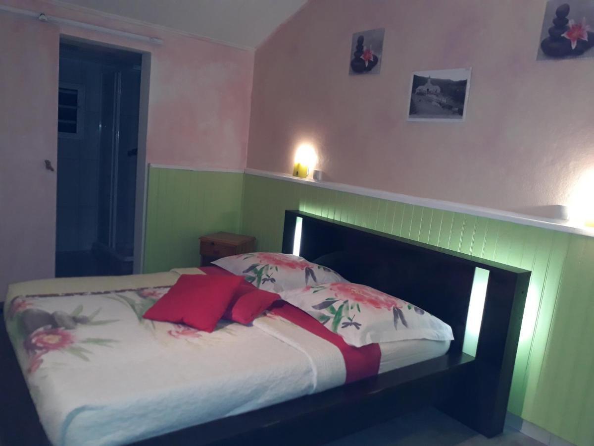 Petite Fleur De Lentilles Bed and Breakfast Cilaos Exterior foto