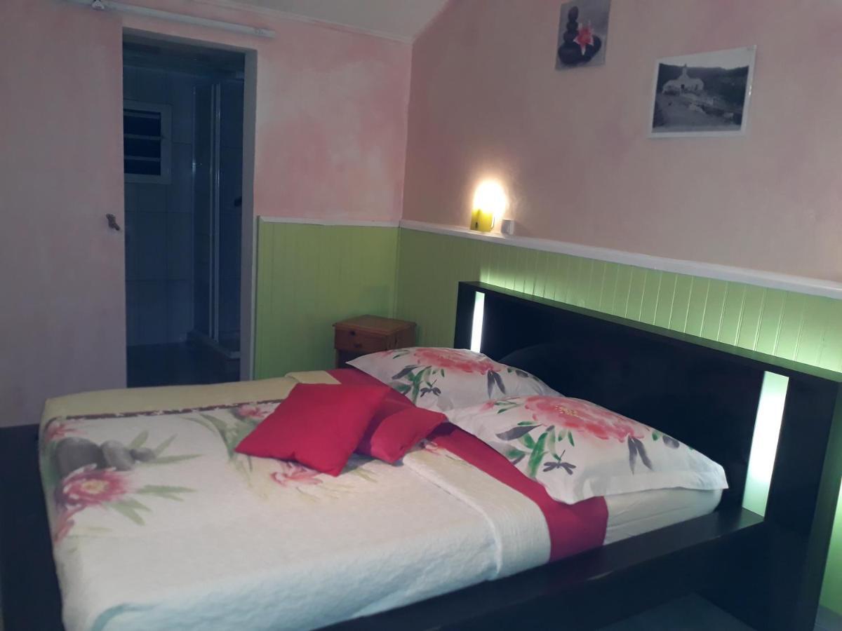Petite Fleur De Lentilles Bed and Breakfast Cilaos Exterior foto